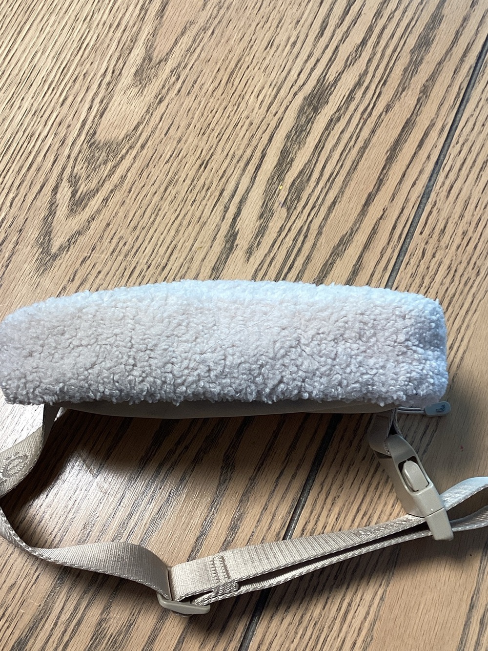 Lole Cozy Sherpa Cosmetic Bag in Cream - Picture 6 of 6